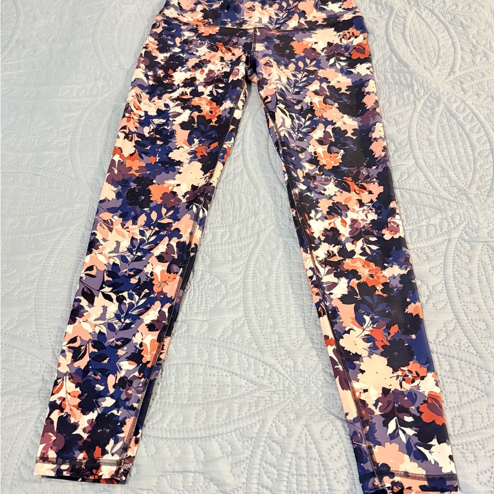 Old Navy M Floral Print High-Rise Leggings — Navy, Purple & Peach